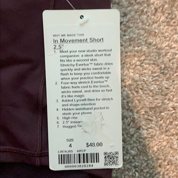 Lululemon In Movement Short 2.5” - Picture 3 of 3